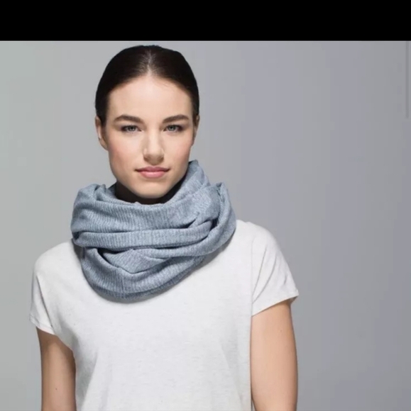 Lululemon Vinyasa Scarf Rulu Mini Check Pique Caspian Blue Heathered Inkwell OS - Picture 2 of 14